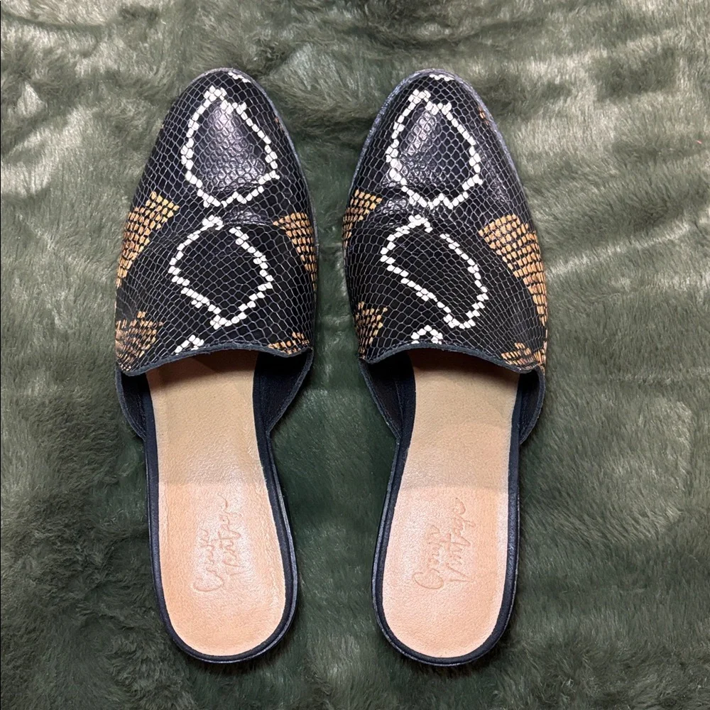 Crown Vintage Rydella python print mules - Picture 3 of 11